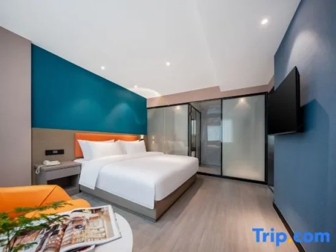 Deluxe Single Suite