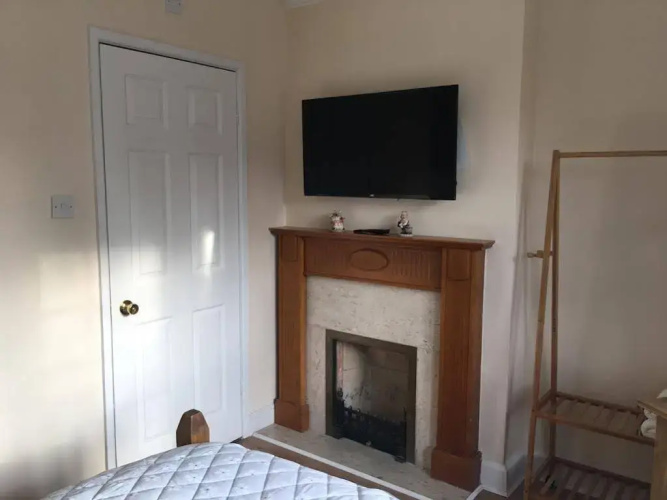 Hollybush Guest House