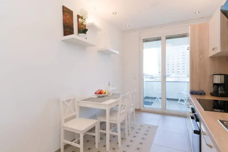 Apartment Domino
