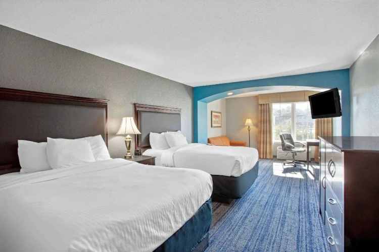Deluxe Quadruple room