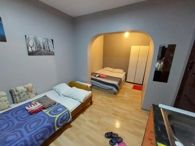 hygienic affordable central accommodation near metro