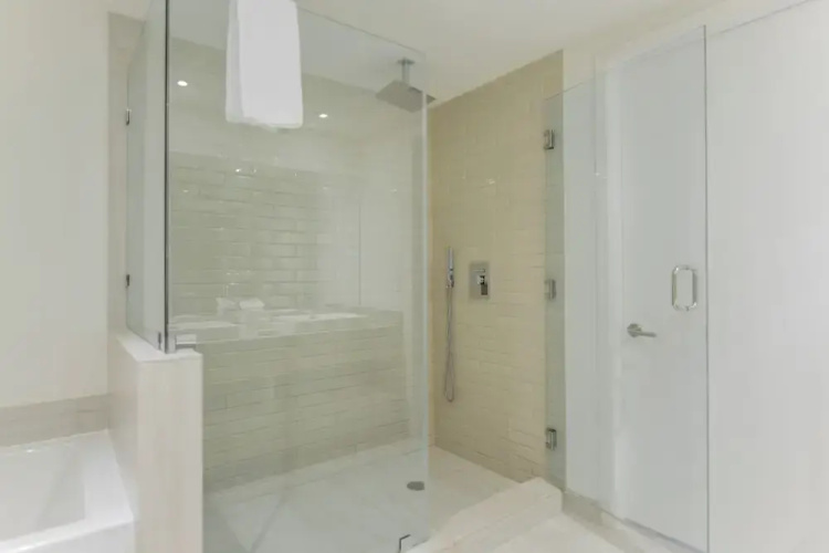 40th-Floor Gem Top Views & Amenities