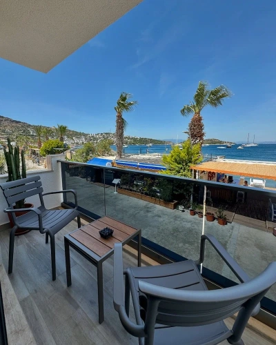 1 Bedroom Comfort Suite with balcony and with sea view