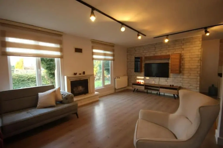3 Bedrooms Cottage