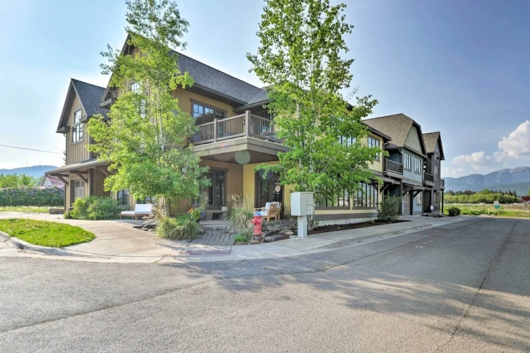 3 Bedrooms Apartment with balcony