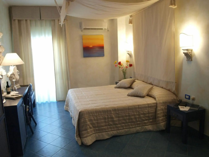 Hotel Baia Dei Faraglioni