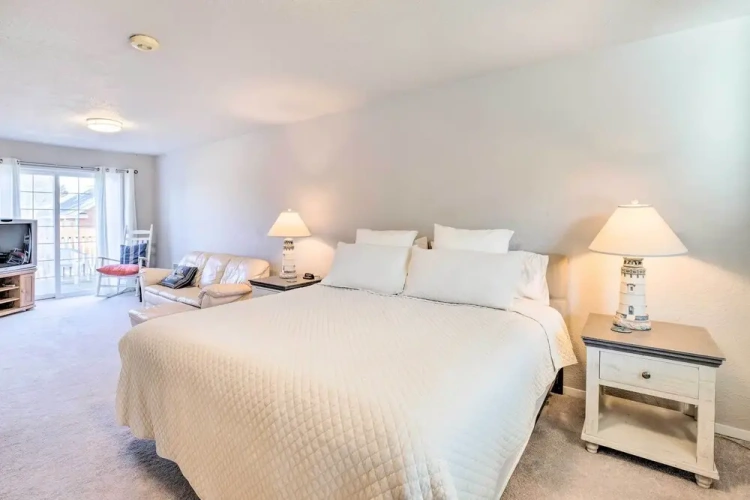 4 Bedrooms Cottage