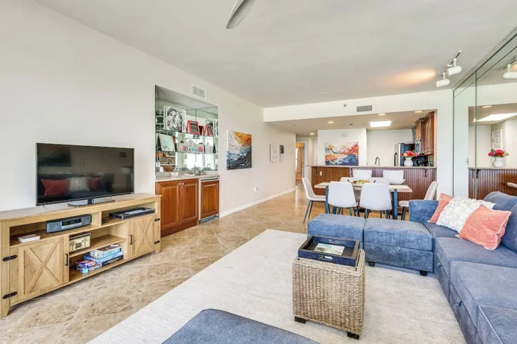 Oceanfront Destin Condo With Pool & Beach Access