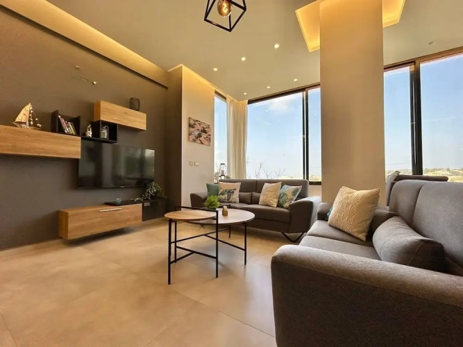 2 Bedrooms Apartment with balcony and with mountain view