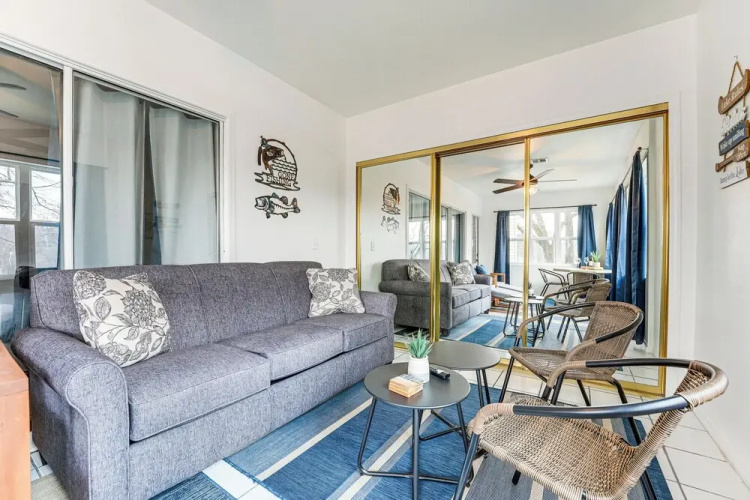Sunroom, Fireplace: Lakefront Branson Condo