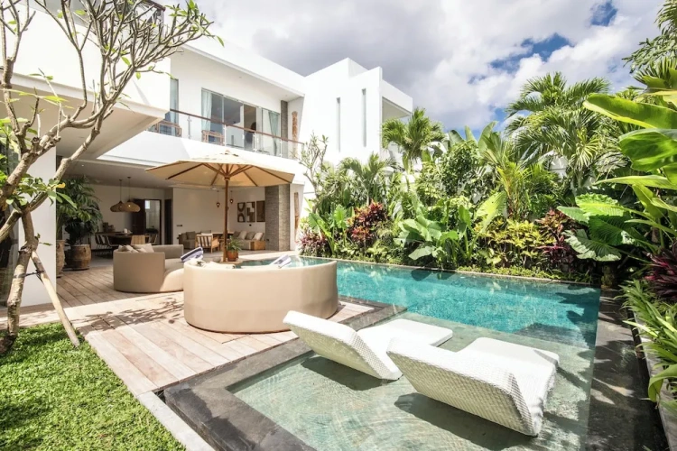 4 Bedrooms Villa