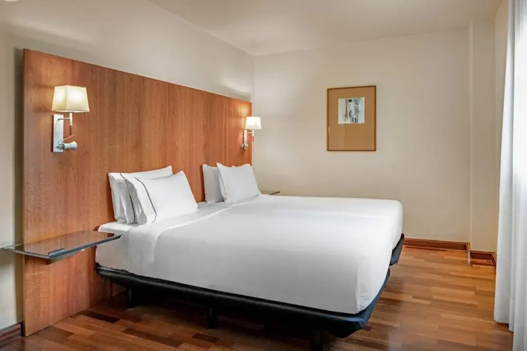 Standard Twin room with pool view