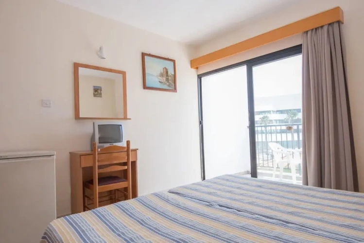 Standard Twin room with balcony