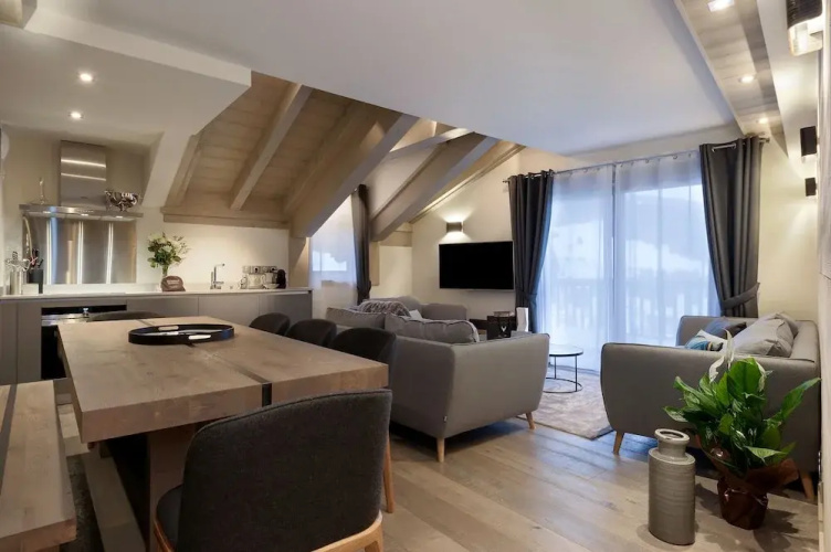 Le C Residence Apartment T4 Cabins A06