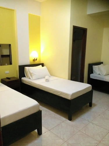 Standard Triple room