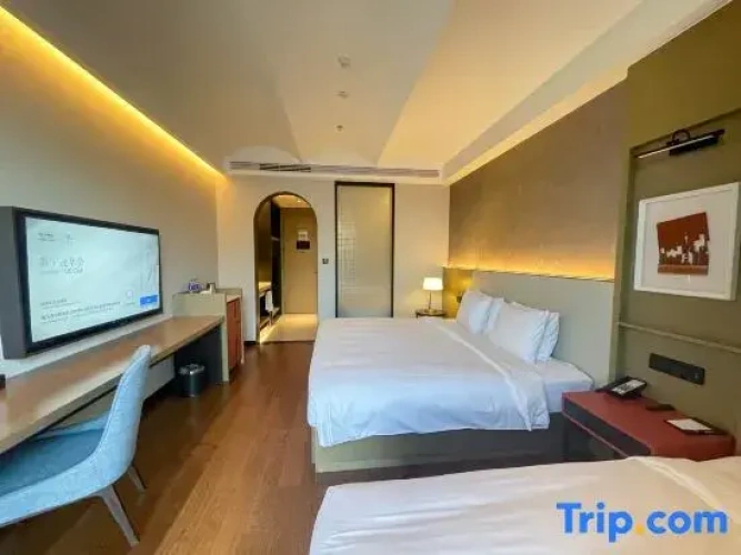 Deluxe Twin Family room