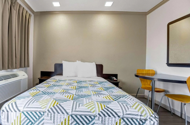 Motel 6 Red Bluff, CA