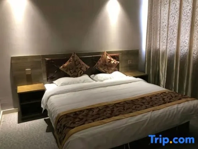 Standard Quadruple Suite