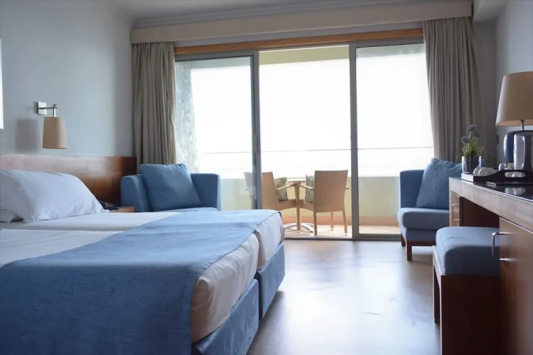 Superior Double room with balcony and with sea view