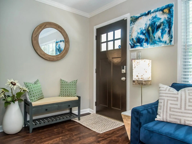 Single-family Home With Spacious Backyard