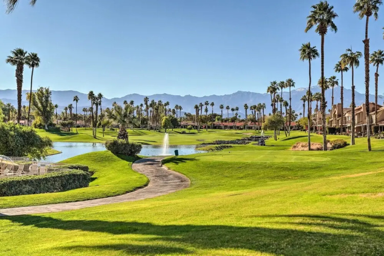 Near Golfing: Palm Desert Condo w/ Pool Access!