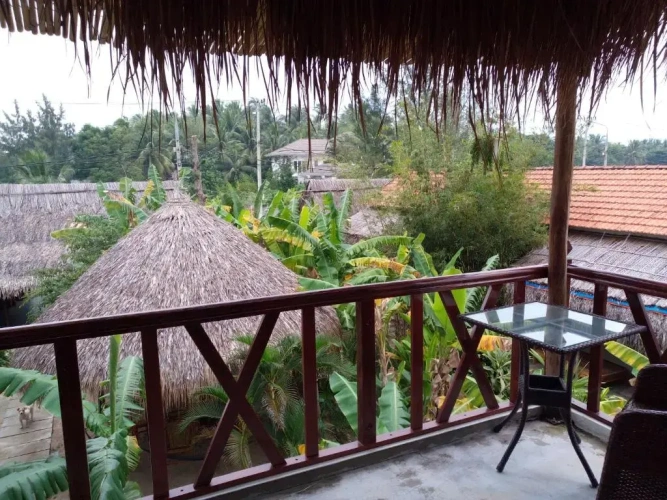 Bungalow with balcony