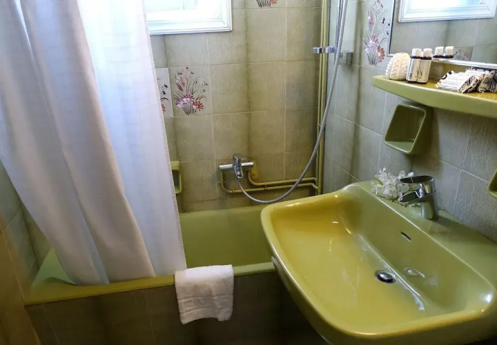 Le Coq Apartments