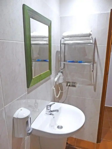 Economy Triple room