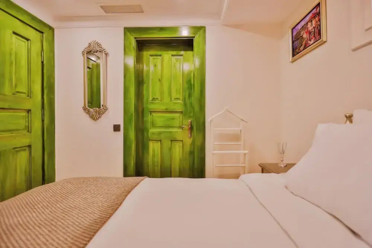 Emerald Mansion Hotel