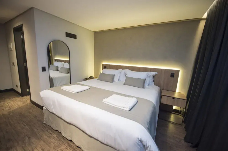 Pinot Hotel