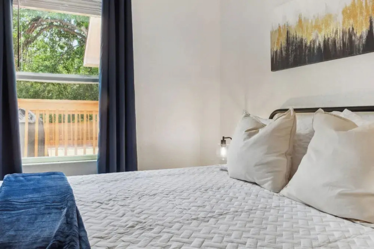 Your Amazing 3br/2ba Downtown Delight!