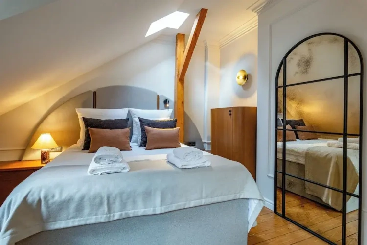 Deluxe Apartment