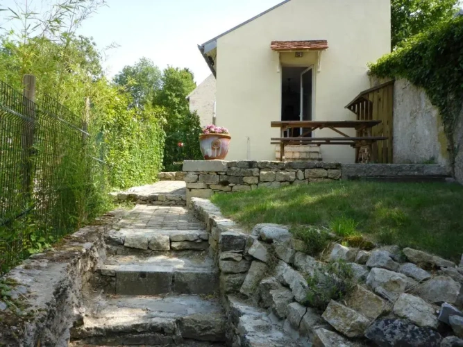 2 Bedrooms Cottage