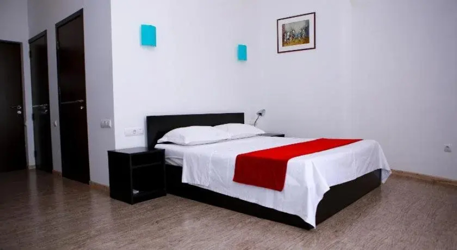 Ossanna Hotel