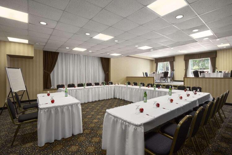 Ramada Plaza Toronto