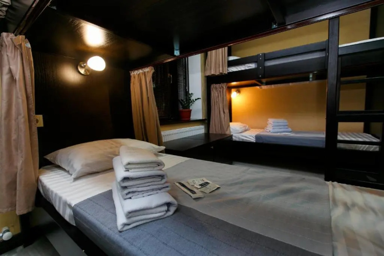 Hostel Cash