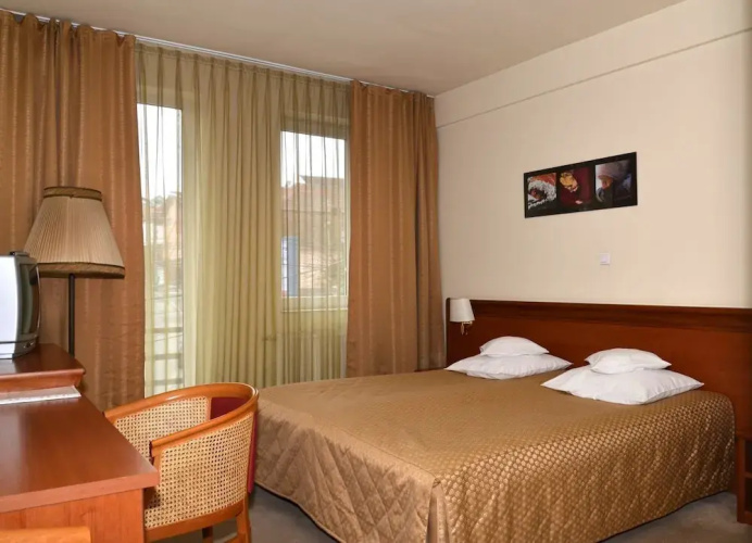 Seven Hotel