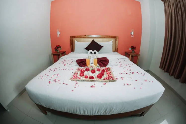Summer Quest Hotel