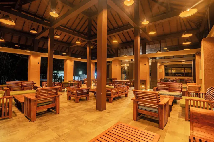 LUXTORI Arugambay