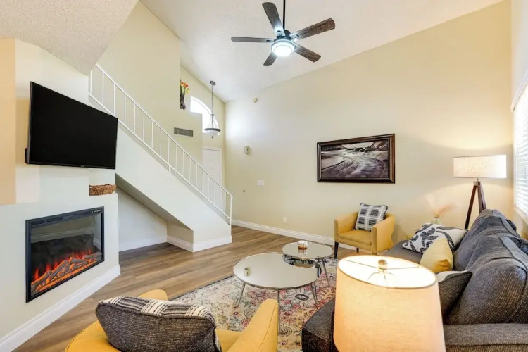 North Phoenix Home! Great Location + Private Patio