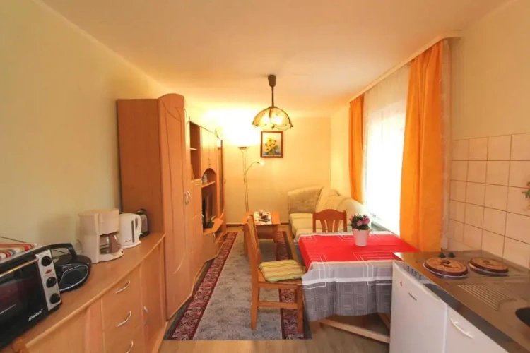 2 Bedrooms Cottage