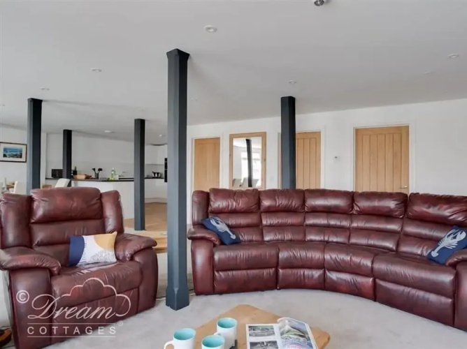 Old Coastguard Apartment 2