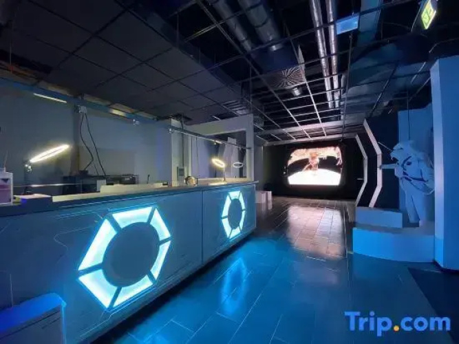 Space Night Capsule Hotel