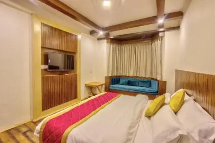 Playground Adventure Hostel