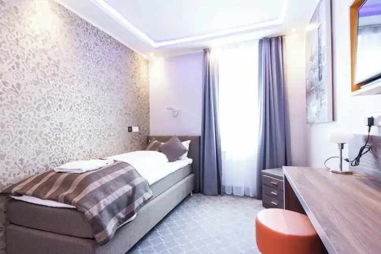 Stay-Inn Boardinghouse