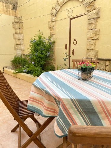 3 Bedrooms Cottage with city view