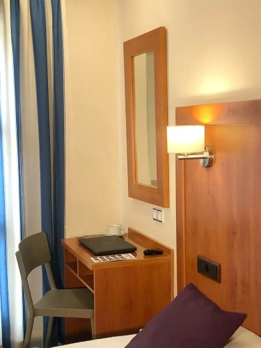 Standard Twin room with balcony