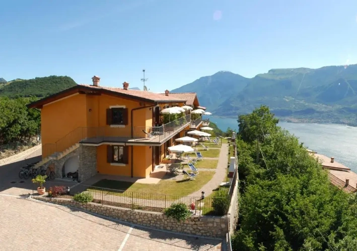 1 Bedroom Apartment with balcony