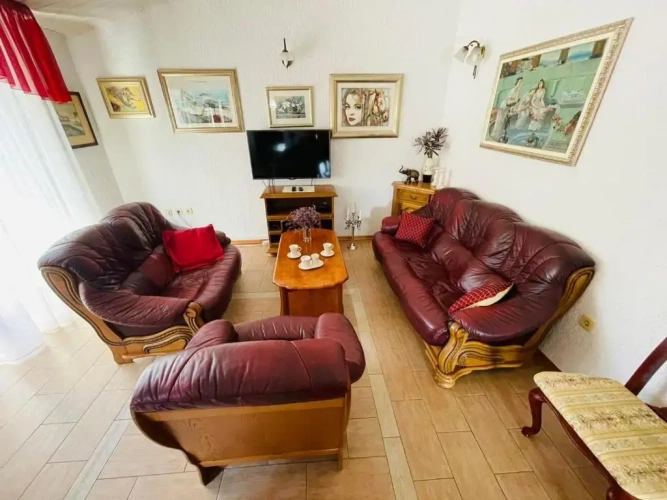 2 Bedrooms Luxury Apartment with balcony and with view