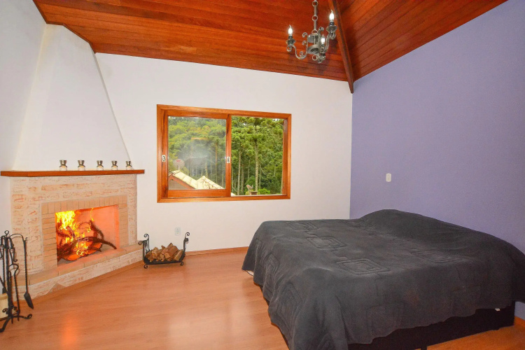 Linda e espaçosa casa em Monte Verde